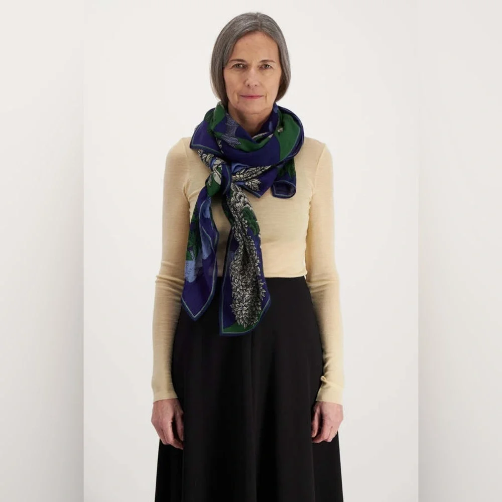 INOUI EDITIONS SCARVES
Green Blue - Picture 2 of 6